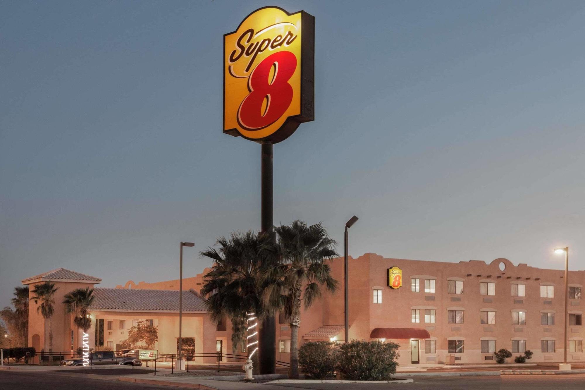 Super 8 By Wyndham Yuma Hotel Eksteriør billede
